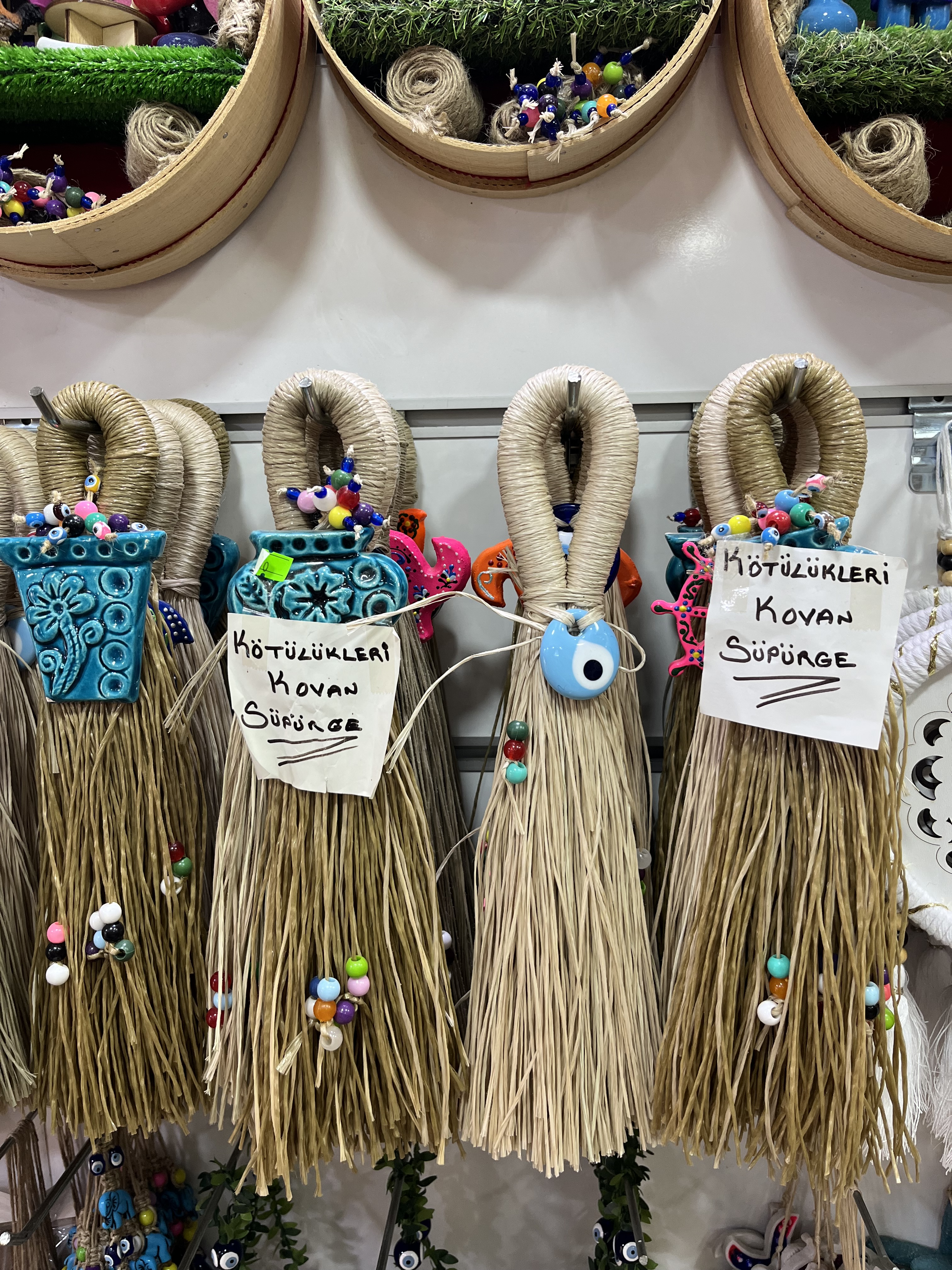 Kötülükleri Kovan Süpürge